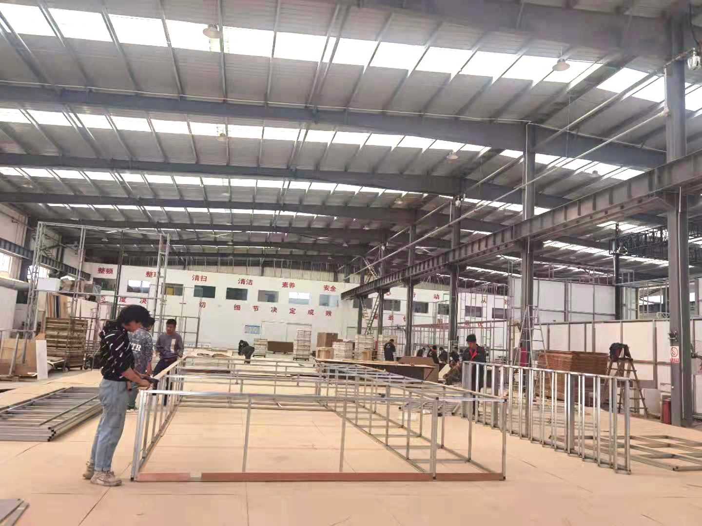 从木工车间到全案展示 上海行动广告的创意制作之旅